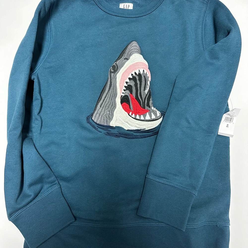NWT - Gap Graphic Crewneck Sweatshirt - Shark- Size 8 - Medium